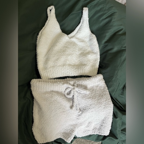 NWT Knit Top/Shorts Set - Picture 7 of 13